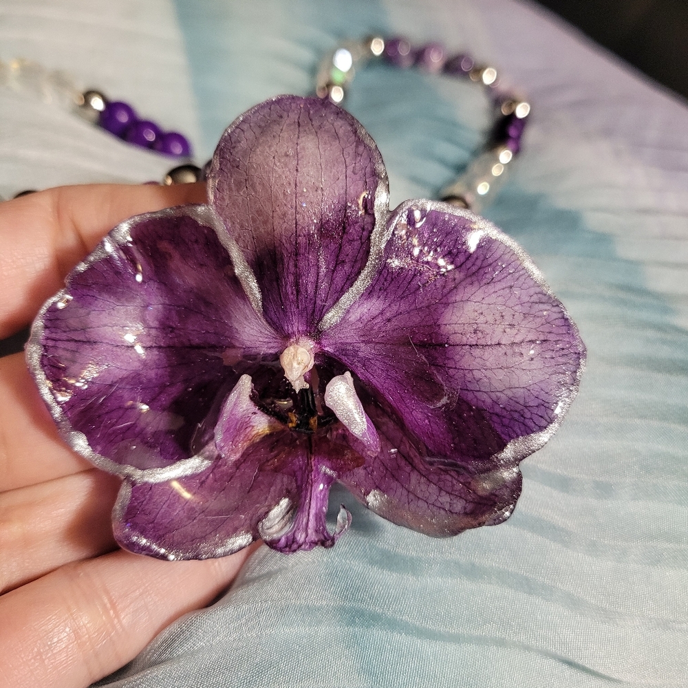 Elegant Purple Floral Necklace